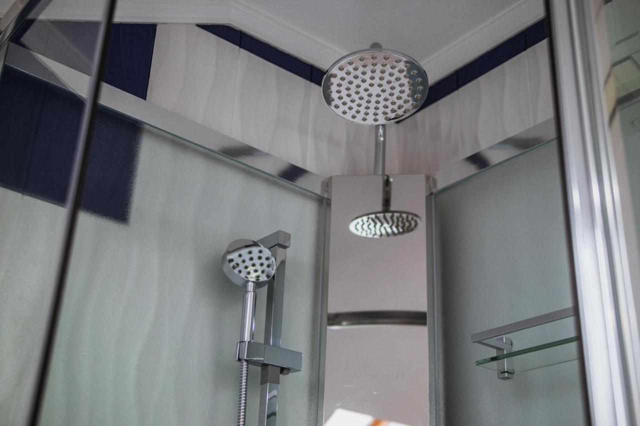 Leon Boutique Hotel Sukhumi Eksteriør billede
