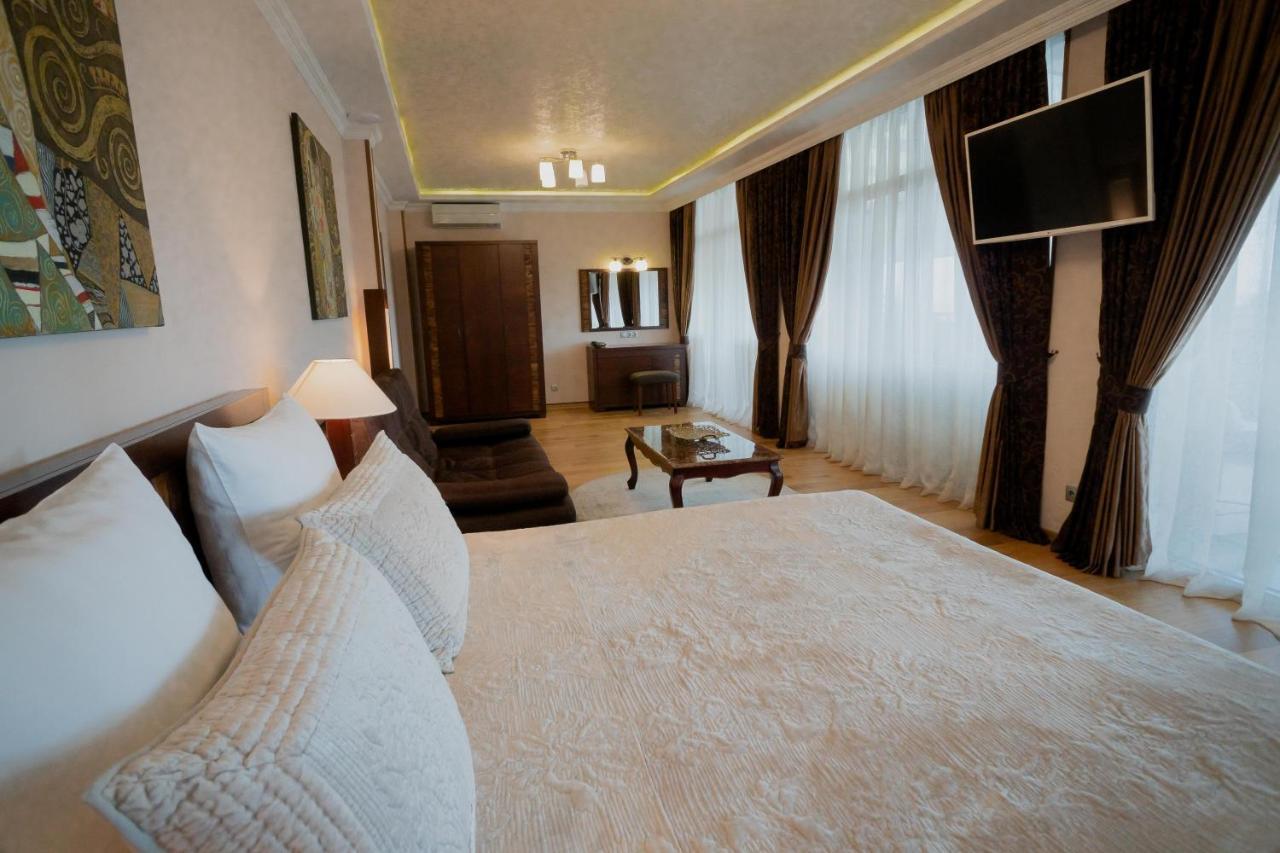 Leon Boutique Hotel Sukhumi Eksteriør billede