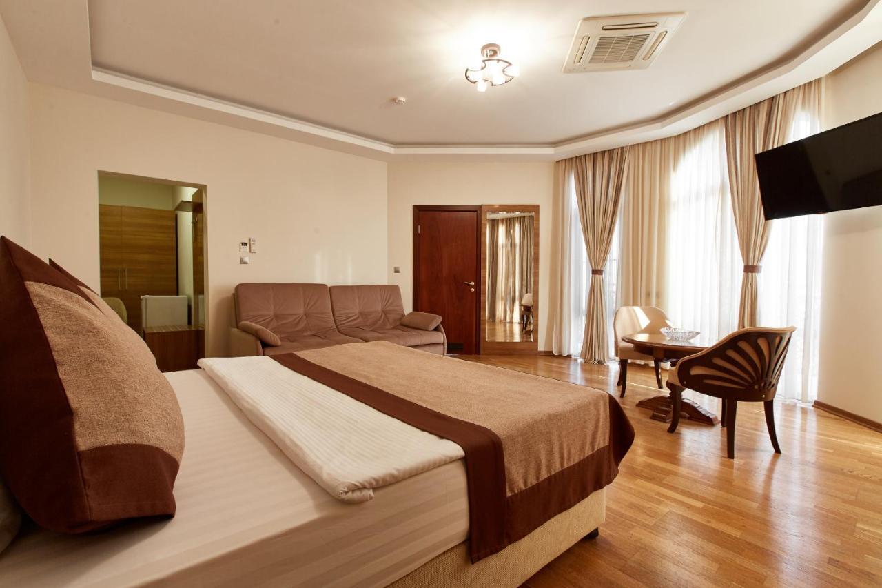 Leon Boutique Hotel Sukhumi Eksteriør billede